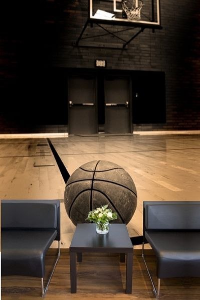 Basketball on court - fototapeta Basketball on court - fototapeta