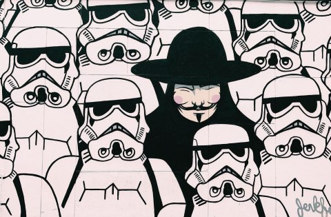 Szturmowiec i Vendetta - fototapeta Szturmowiec i Vendetta - fototapeta