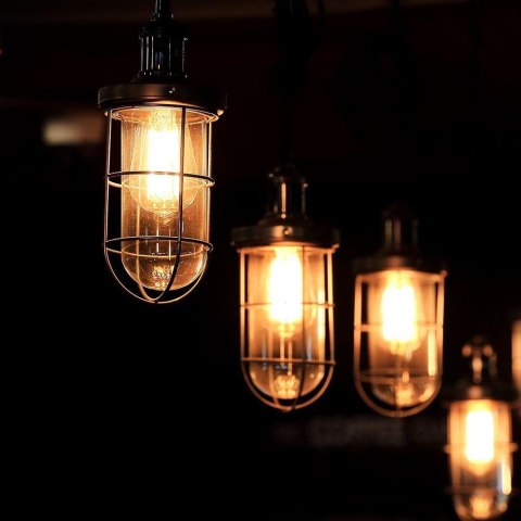 Żarówka LED V-TAC 4W E27 Filament Vintage ST64 210Lm/W VT-2364 3000K 840lm Żarówka LED V-TAC 4W E27 Filament Vintage ST64 210Lm/W VT-2364 3000K 840lm