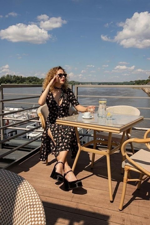 Krzesło ogrodowe CAFE BISTRO PARIS ARM jasnobrązowe rattan